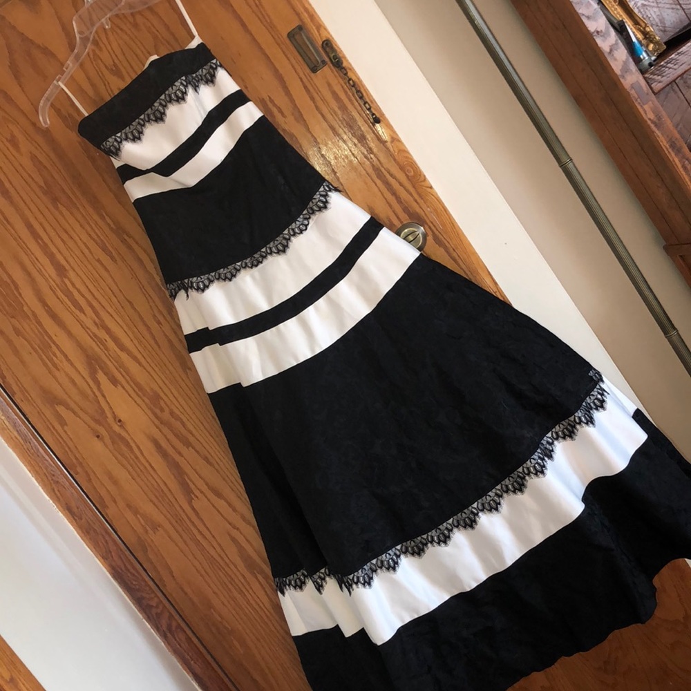 🔴CORSET TOP GOWN 👗REDUCED FOR THE SEASON